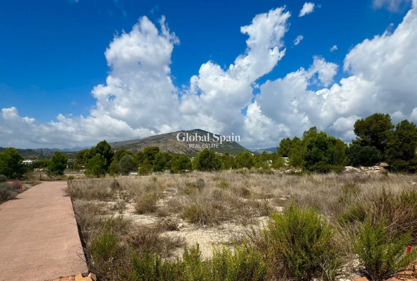 Revente - PARCELLE DE TERRAIN -
FINESTRAT - Costa Blanca