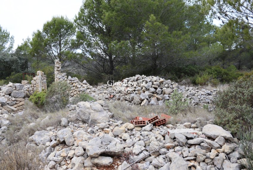 Revente - PARCELLE DE TERRAIN -
JALÓN - Inland