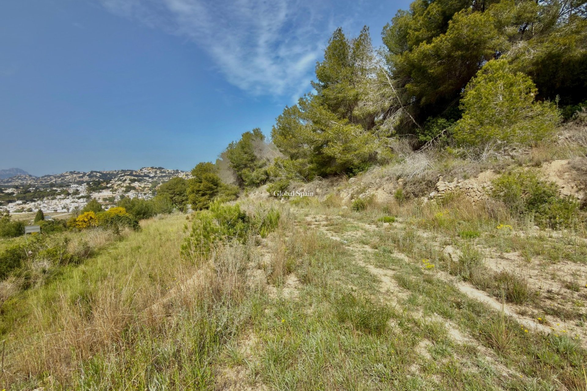 Revente - PARCELLE DE TERRAIN -
MORAIRA_TEULADA - center