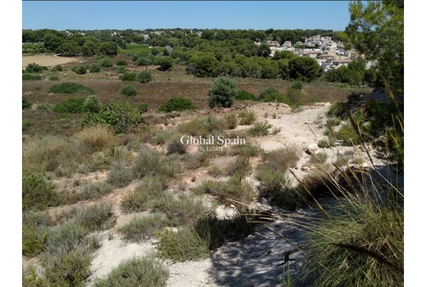 Revente - PARCELLE DE TERRAIN -
PINAR DE CAMPOVERDE - Inland