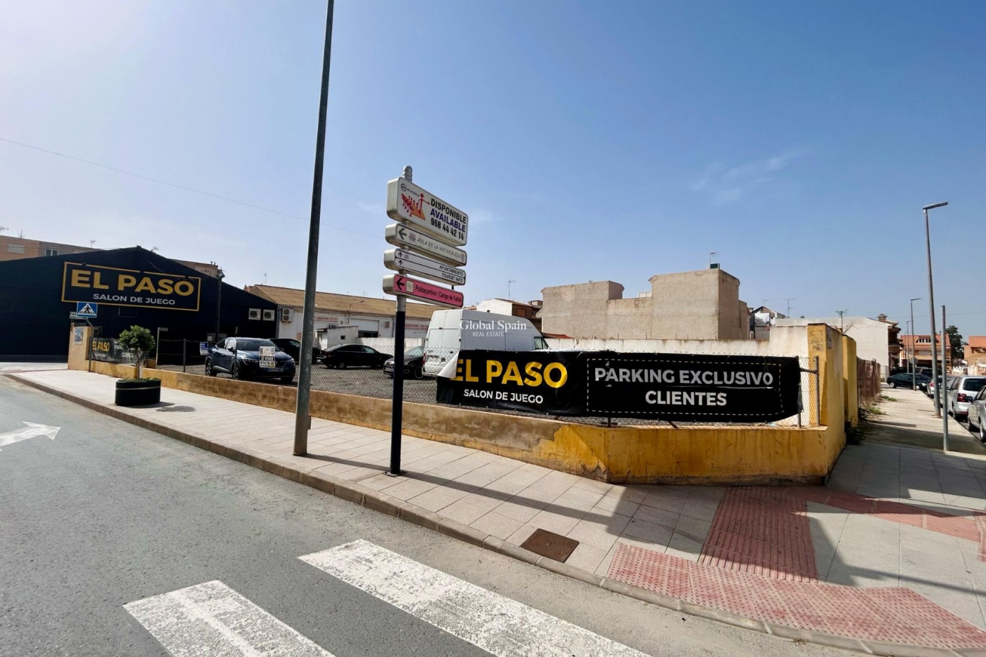 Revente - PARCELLE DE TERRAIN -
ROJALES - Inland