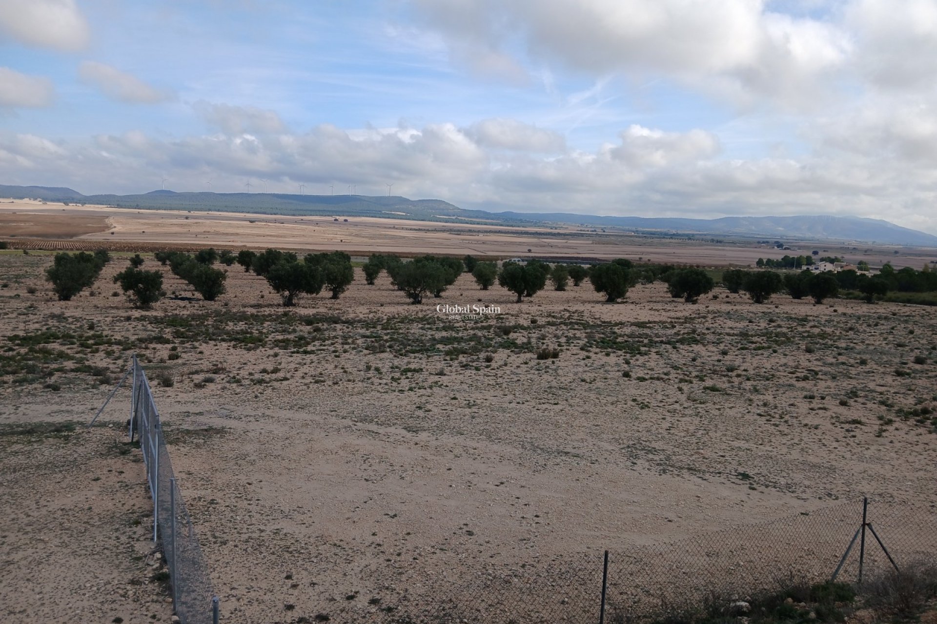 Revente - PARCELLE DE TERRAIN -
YECLA - Inland