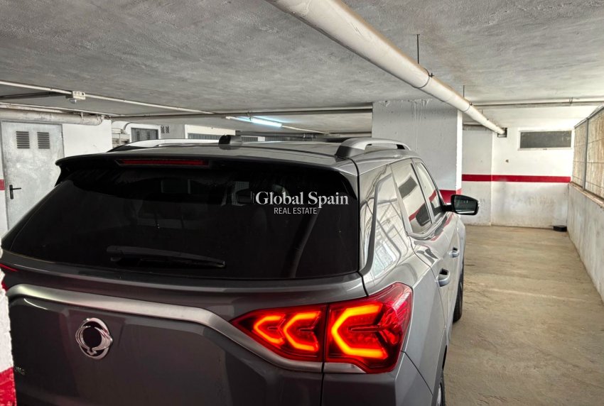 Revente - Parking Space / Garage -
Benidorm - Centro