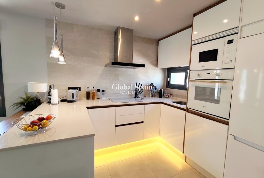 Revente - PENTHOUSE -
GUARDAMAR DEL SEGURA - Costa Blanca