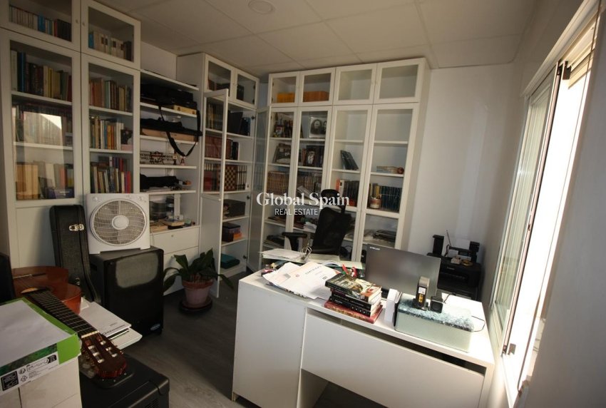 Revente - PENTHOUSE -
GUARDAMAR DEL SEGURA - Costa Blanca