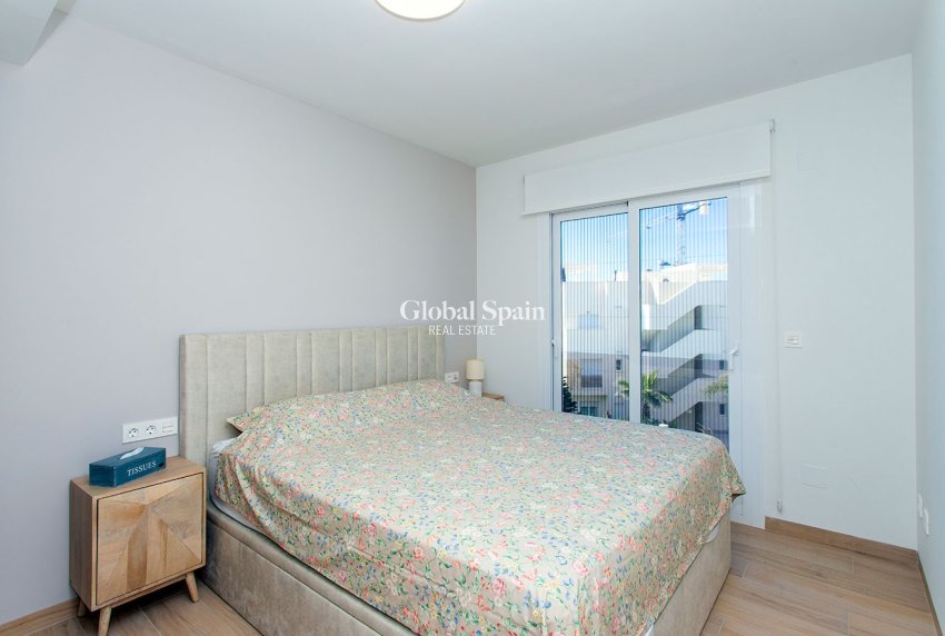 Revente - PENTHOUSE -
GUARDAMAR DEL SEGURA - EL RASO