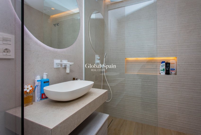 Revente - PENTHOUSE -
GUARDAMAR DEL SEGURA - EL RASO