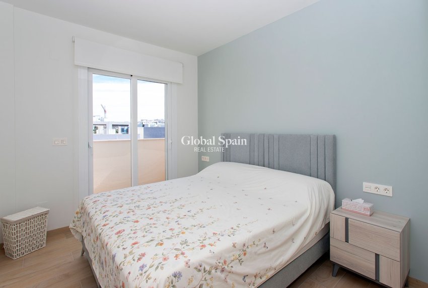 Revente - PENTHOUSE -
GUARDAMAR DEL SEGURA - EL RASO