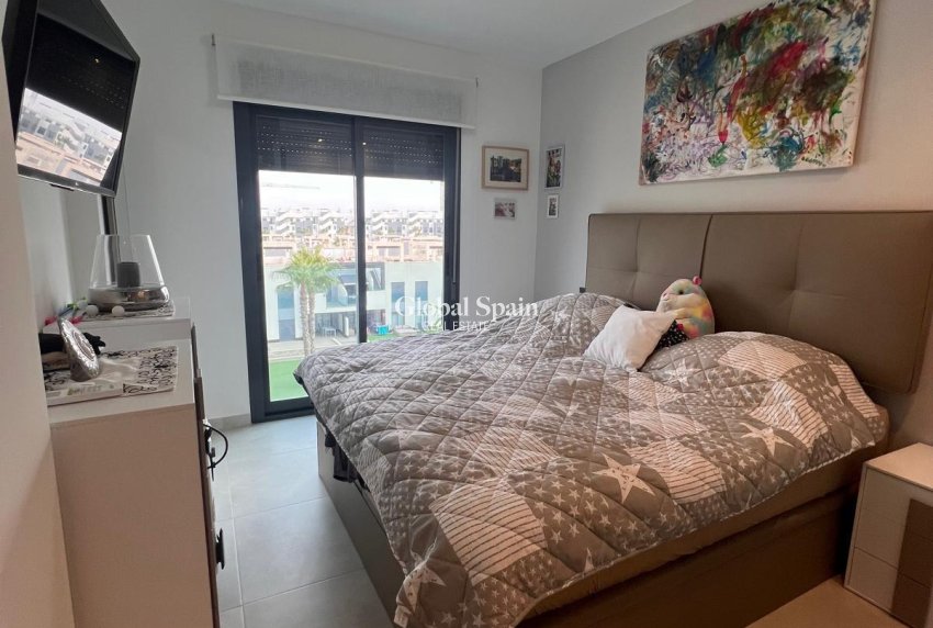 Revente - PENTHOUSE -
GUARDAMAR DEL SEGURA - EL RASO