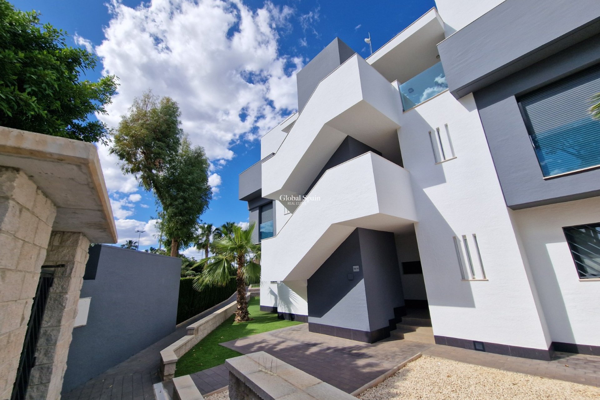 Revente - PENTHOUSE -
GUARDAMAR DEL SEGURA - EL RASO
