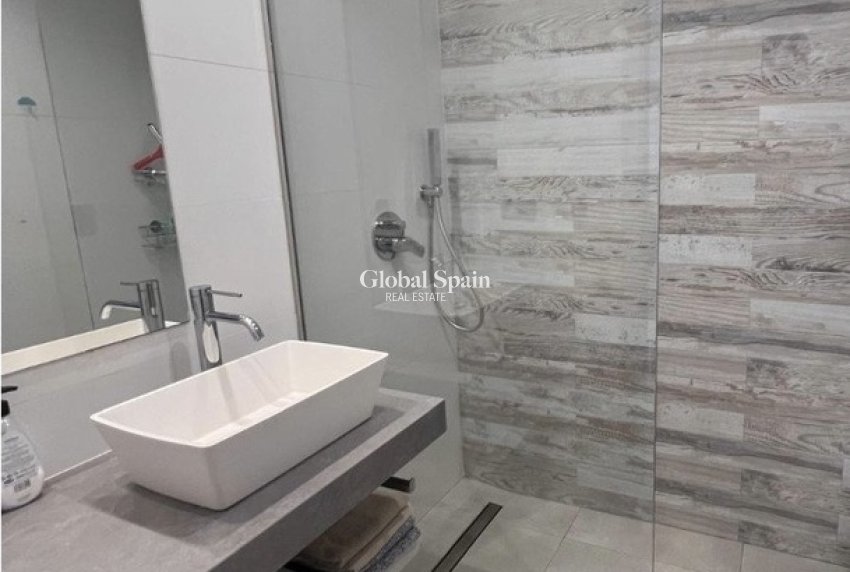 Revente - PENTHOUSE -
GUARDAMAR DEL SEGURA - EL RASO