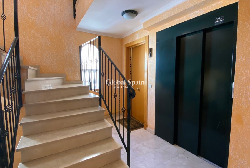 Revente - PENTHOUSE -
GUARDAMAR DEL SEGURA