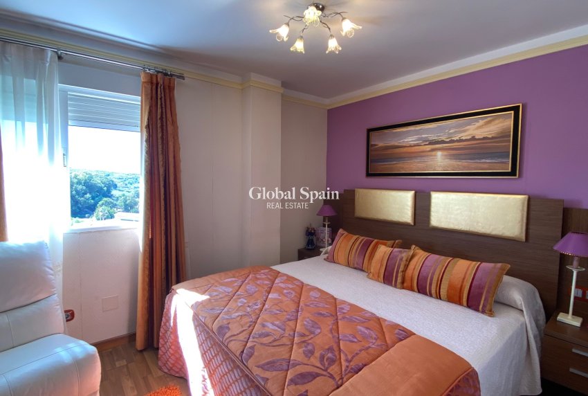 Revente - PENTHOUSE -
GUARDAMAR DEL SEGURA