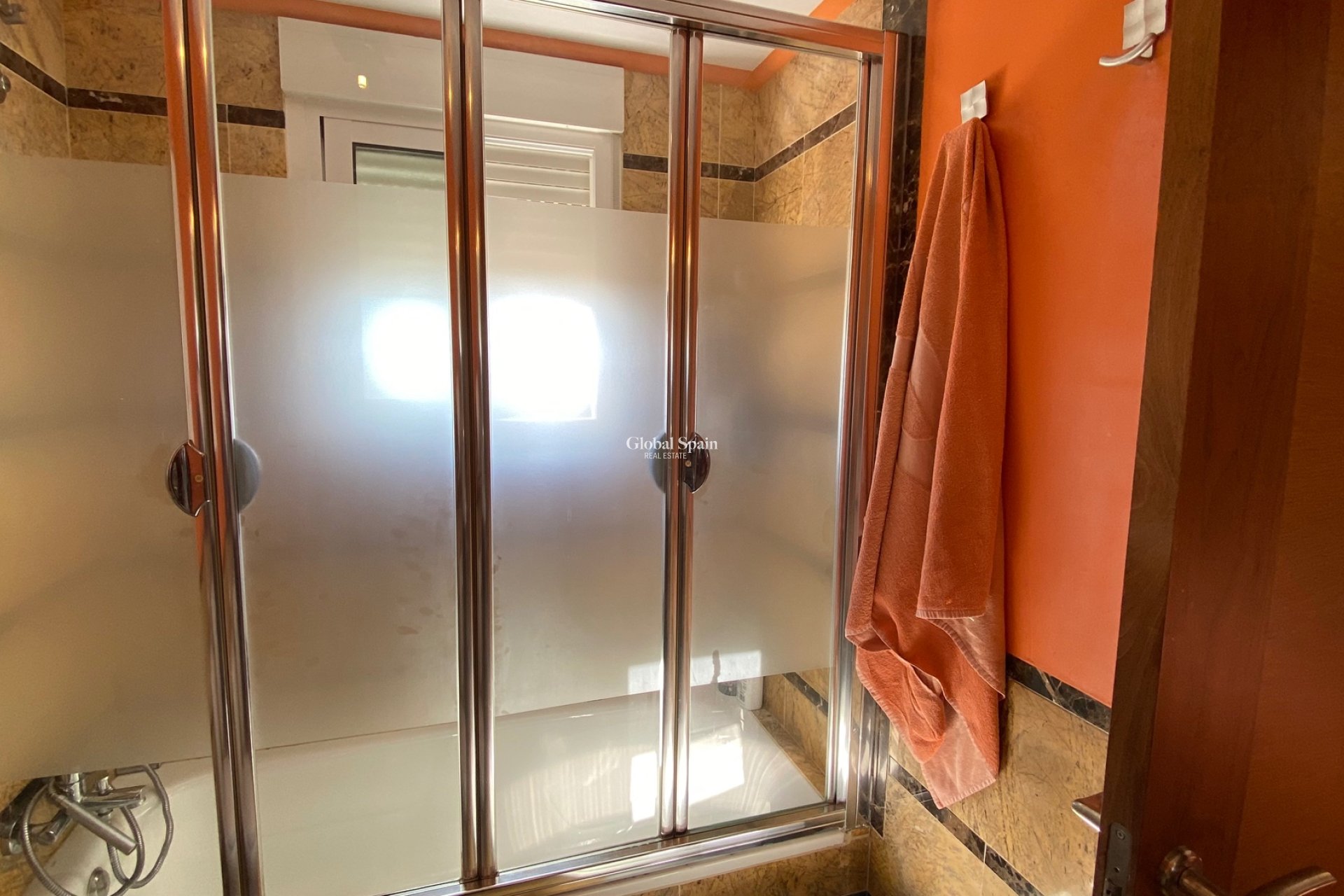 Revente - PENTHOUSE -
GUARDAMAR DEL SEGURA