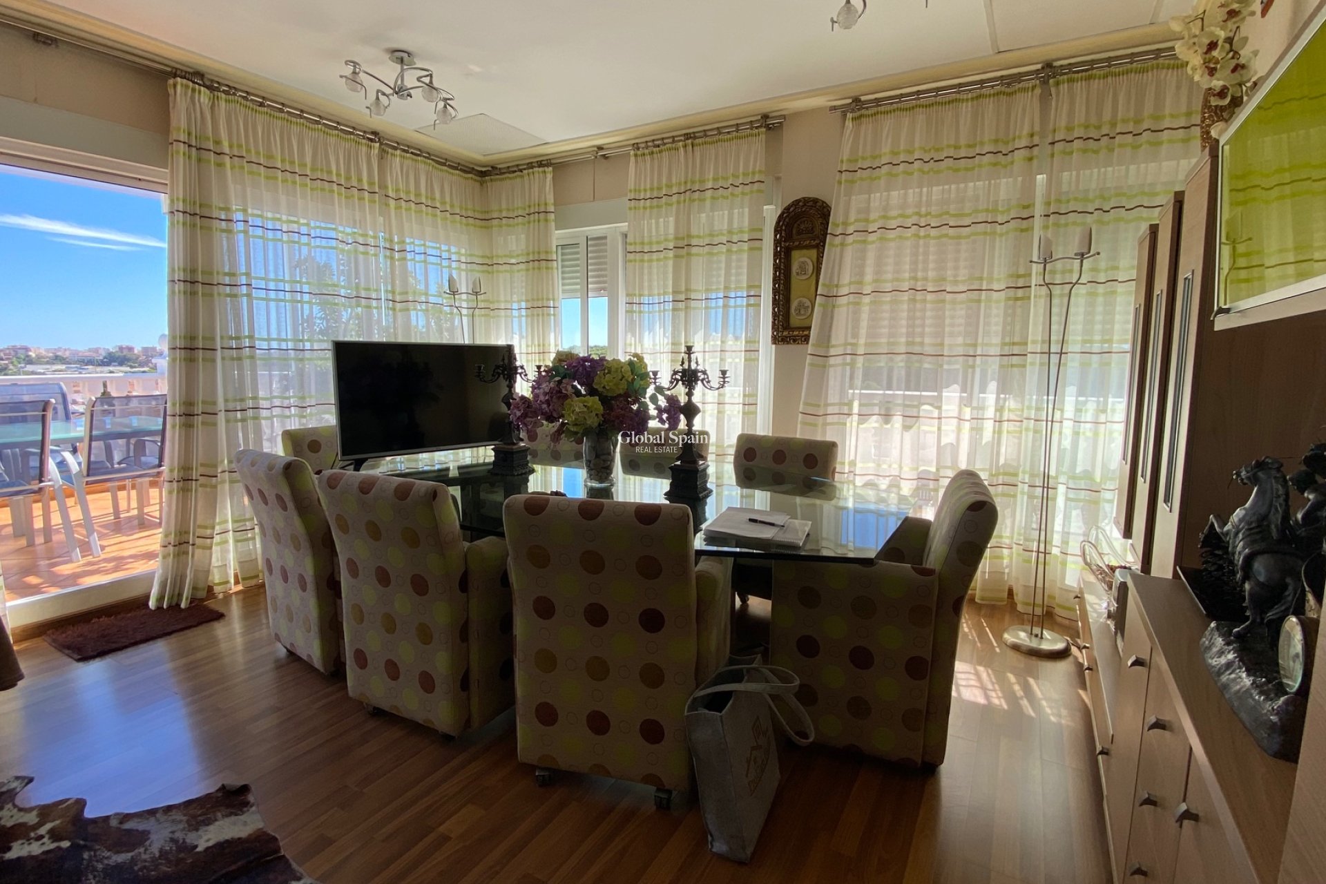 Revente - Penthouse -
GUARDAMAR DEL SEGURA