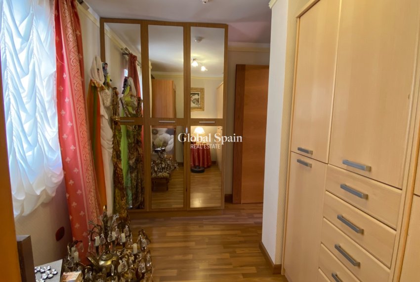 Revente - Penthouse -
GUARDAMAR DEL SEGURA