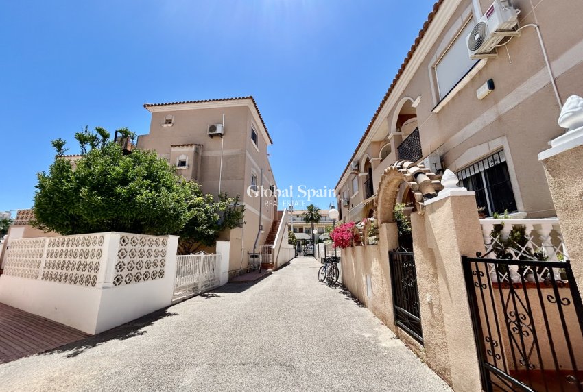 Revente - PENTHOUSE -
LA ZENIA - Costa Blanca