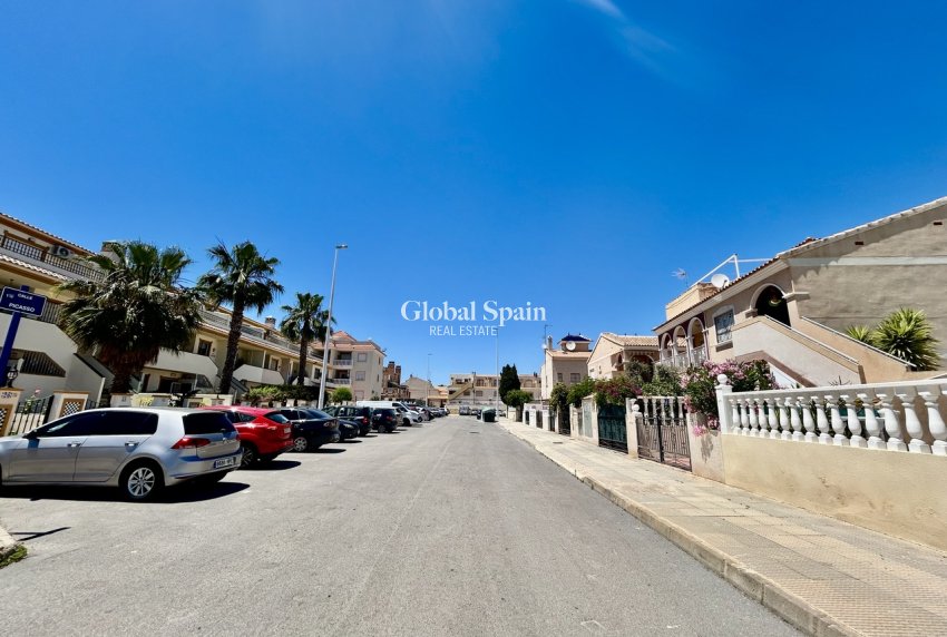Revente - PENTHOUSE -
LA ZENIA - Costa Blanca