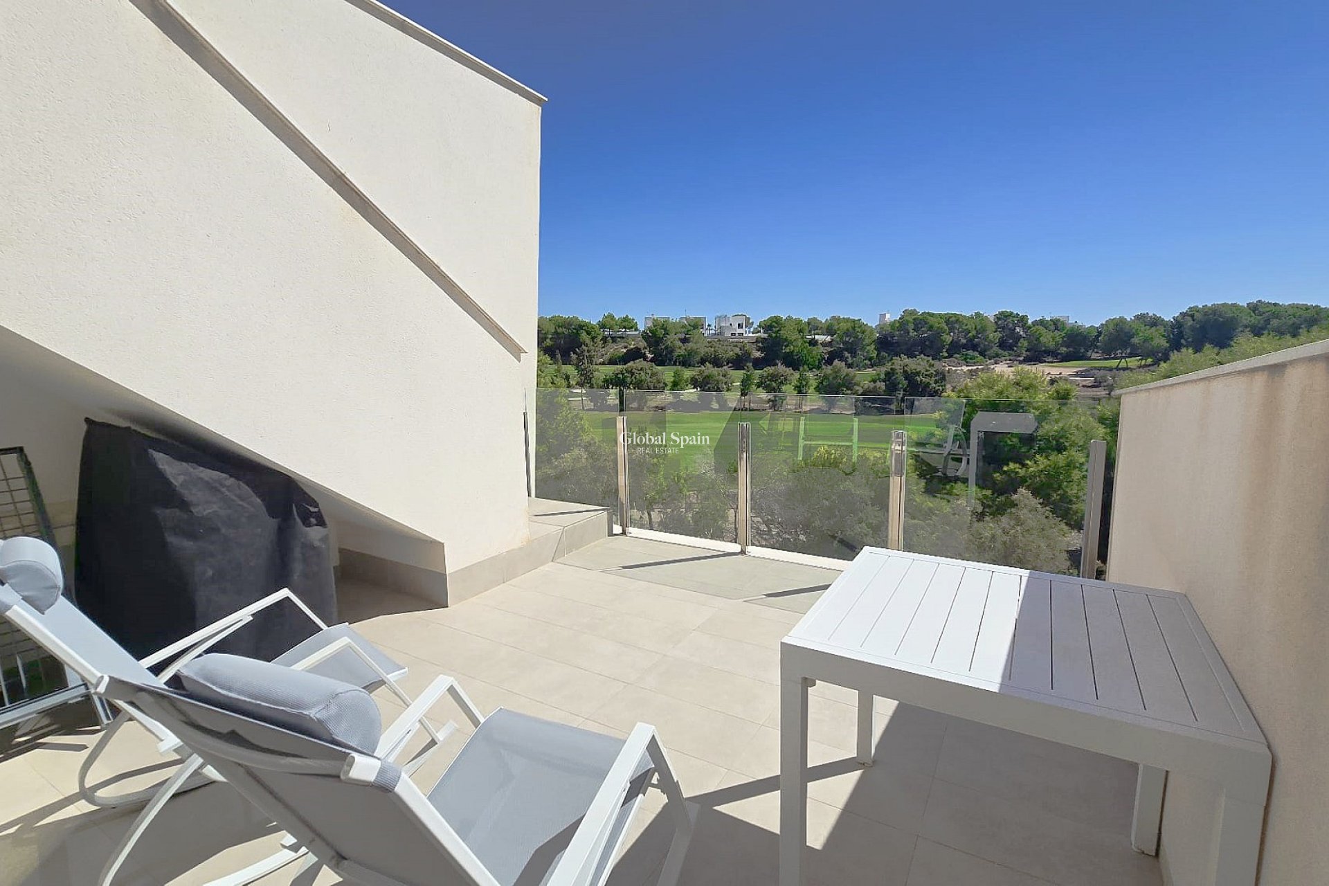 Revente - PENTHOUSE -
LO ROMERO GOLF - Inland