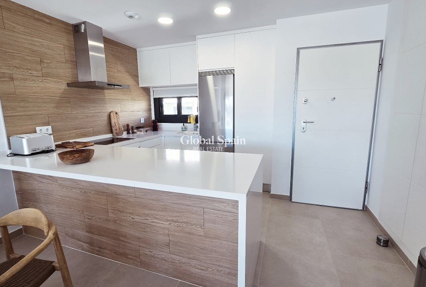 Revente - PENTHOUSE -
LO ROMERO GOLF - Inland