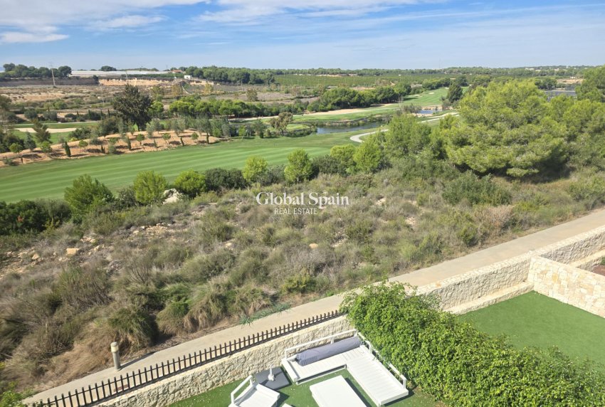 Revente - PENTHOUSE -
LO ROMERO GOLF - Inland