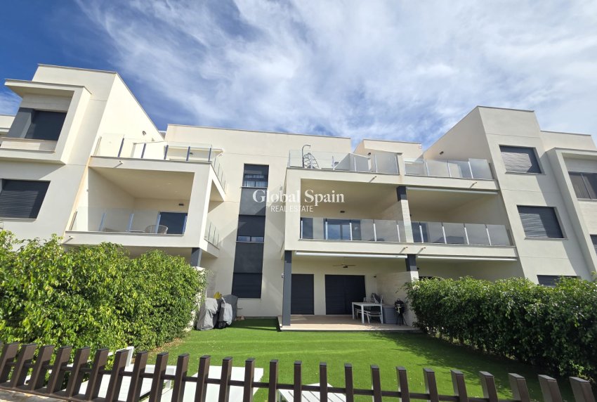 Revente - PENTHOUSE -
LO ROMERO GOLF - Inland