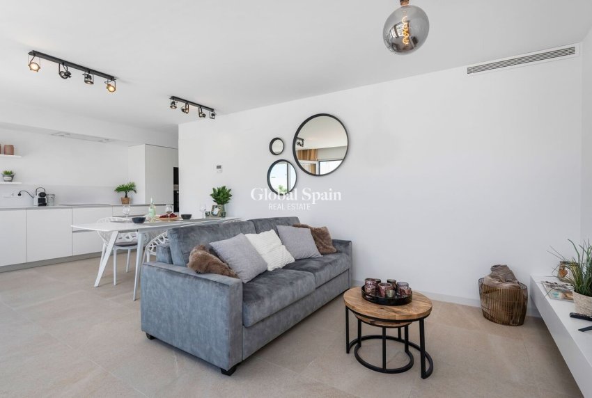Revente - PENTHOUSE -
LOS BALCONES - LOS ALTOS - Costa Blanca