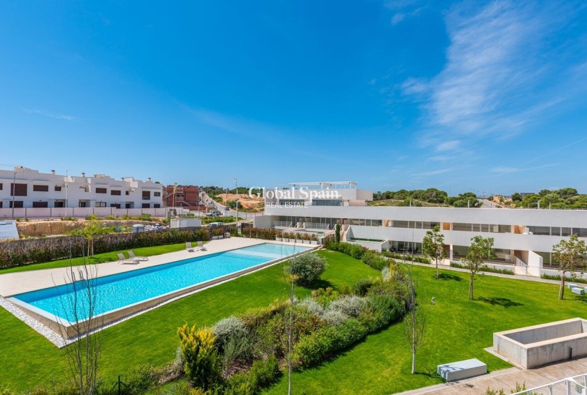Revente - PENTHOUSE -
LOS BALCONES - LOS ALTOS - Costa Blanca