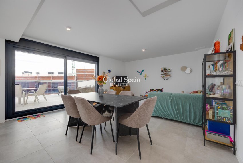 Revente - PENTHOUSE -
ORIHUELA COSTA - Costa Blanca