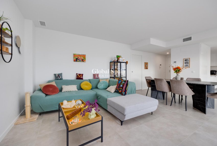 Revente - PENTHOUSE -
ORIHUELA COSTA - Costa Blanca