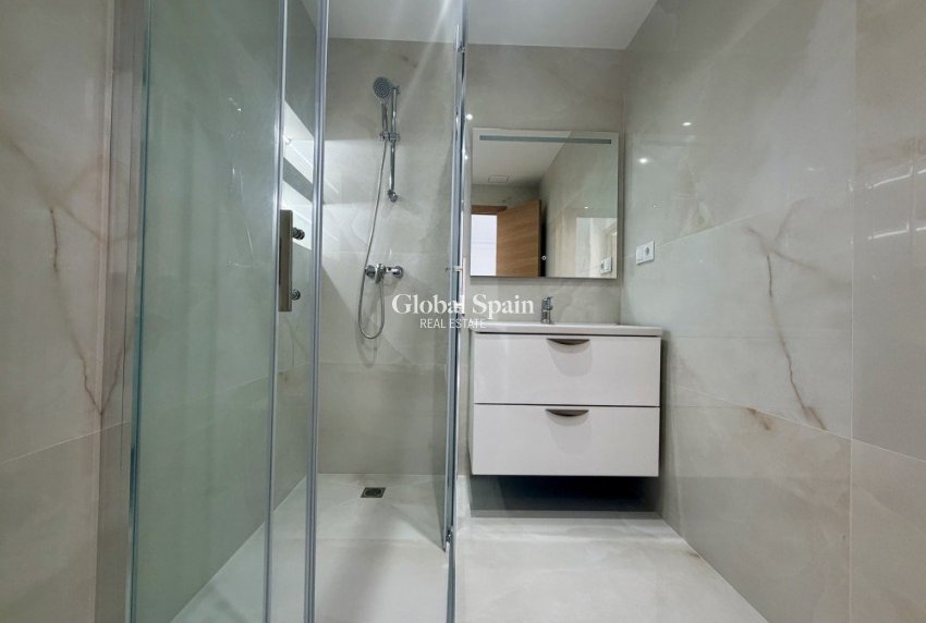 Revente - PENTHOUSE -
ORIHUELA COSTA - Costa Blanca