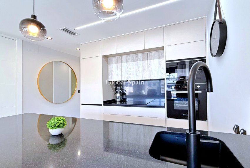 Revente - PENTHOUSE -
ORIHUELA COSTA - Costa Blanca