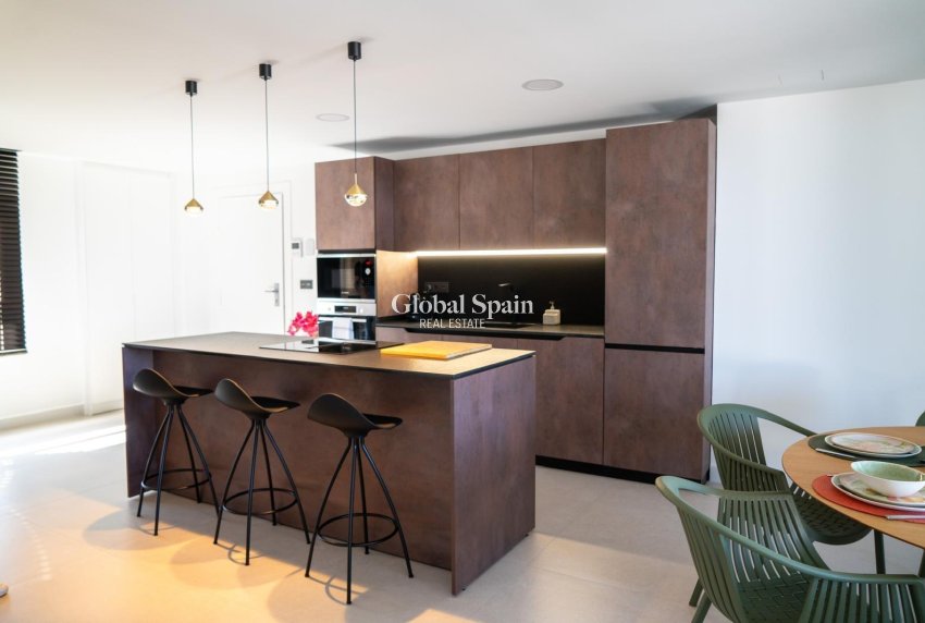 Revente - PENTHOUSE -
ORIHUELA COSTA - La Regia