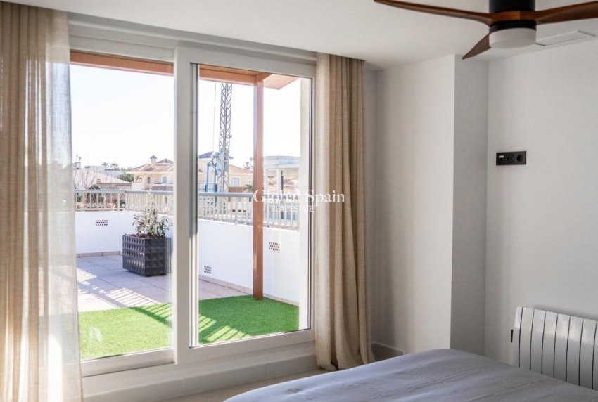 Revente - PENTHOUSE -
ORIHUELA COSTA - La Regia