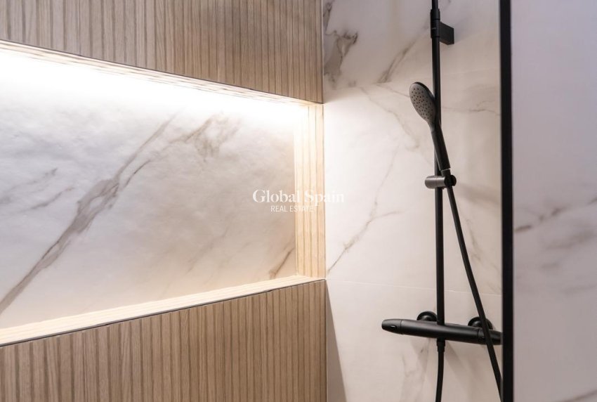 Revente - PENTHOUSE -
ORIHUELA COSTA - La Regia