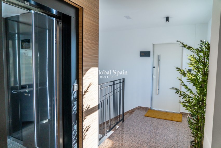 Revente - Penthouse -
ORIHUELA COSTA - La Zenia