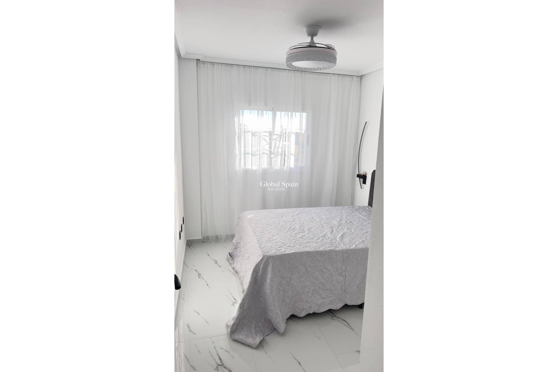 Revente - PENTHOUSE -
ORIHUELA COSTA - La Zenia