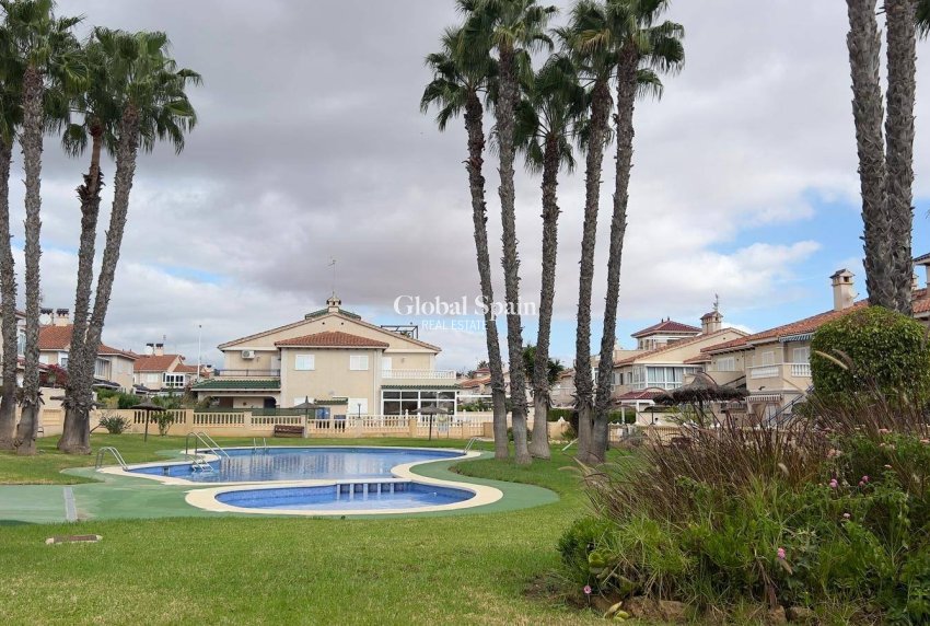 Revente - PENTHOUSE -
ORIHUELA COSTA - La Zenia