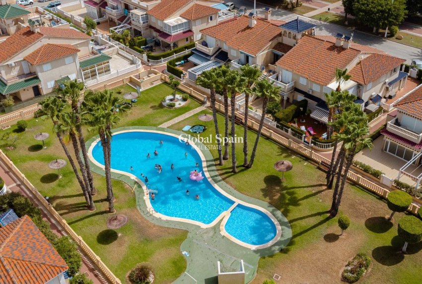 Revente - PENTHOUSE -
ORIHUELA COSTA - La Zenia