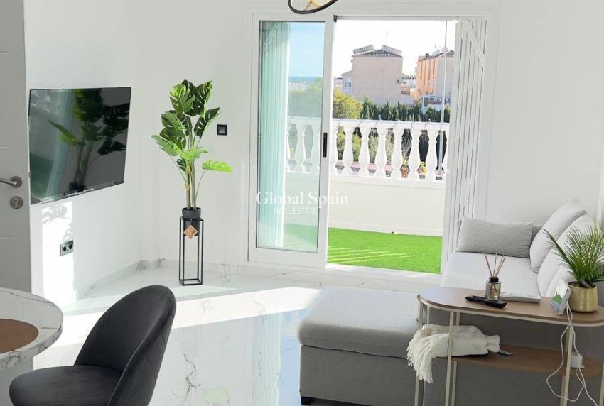 Revente - PENTHOUSE -
ORIHUELA COSTA - La Zenia