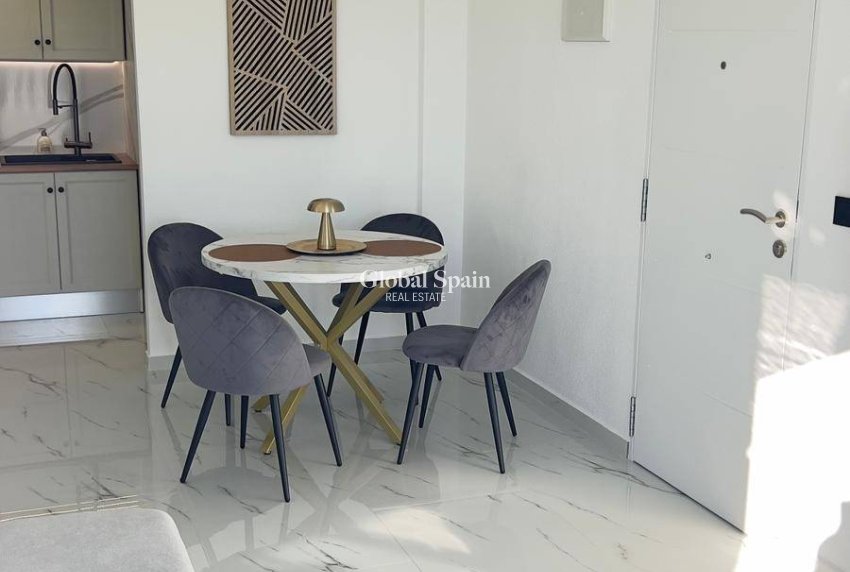 Revente - PENTHOUSE -
ORIHUELA COSTA - La Zenia