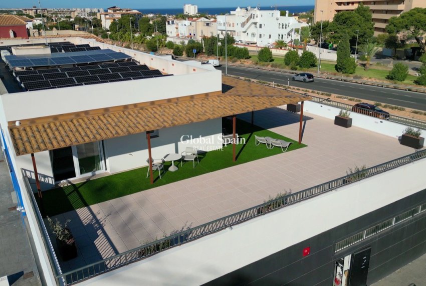 Revente - PENTHOUSE -
ORIHUELA COSTA - La Zenia