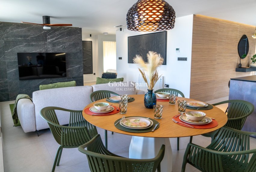 Revente - PENTHOUSE -
ORIHUELA COSTA - La Zenia
