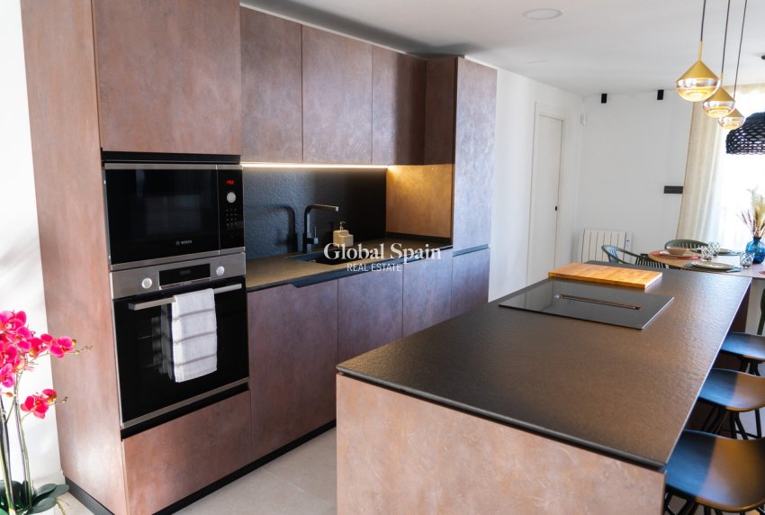 Revente - PENTHOUSE -
ORIHUELA COSTA - La Zenia