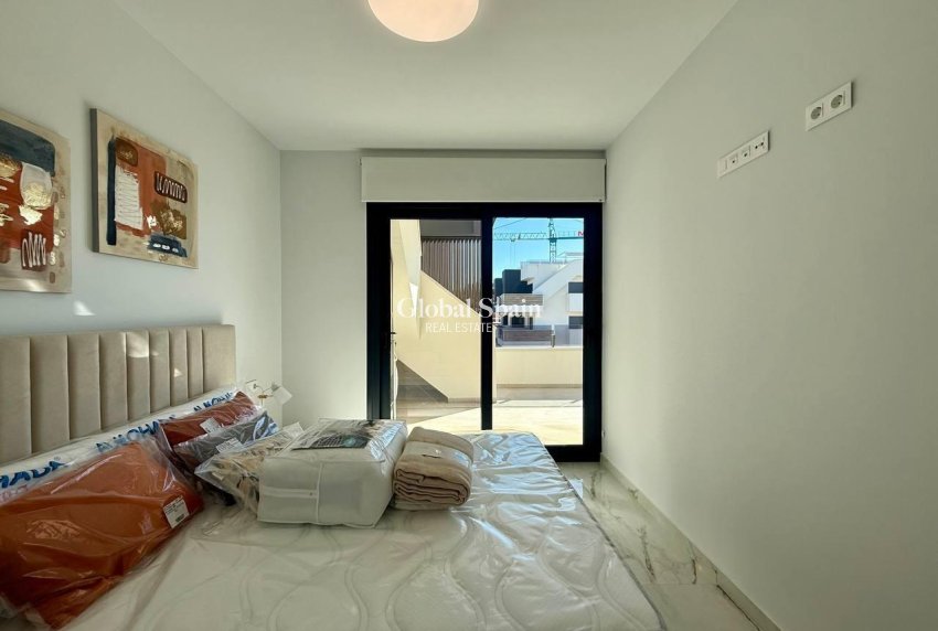 Revente - PENTHOUSE -
ORIHUELA COSTA - PAU 8