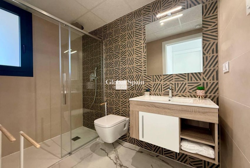Revente - PENTHOUSE -
ORIHUELA COSTA - PAU 8