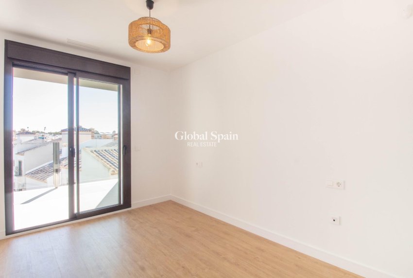 Revente - Penthouse -
ORIHUELA COSTA - VILLAMARTÍN