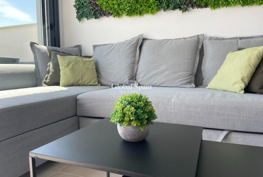 Revente - Penthouse -
ORIHUELA COSTA - VILLAMARTÍN