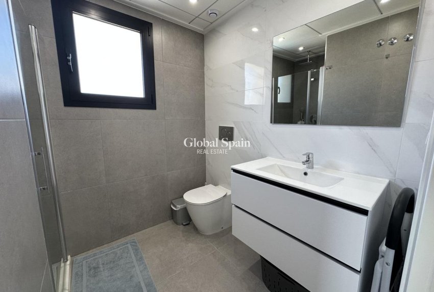 Revente - PENTHOUSE -
ORIHUELA COSTA - VILLAMARTÍN