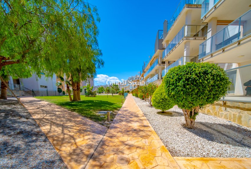 Revente - PENTHOUSE -
ORIHUELA COSTA - VILLAMARTÍN